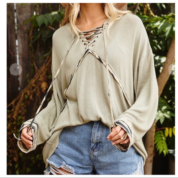 #21 Stacey Lace Up Eyelet V Neck Top - Picture 4 of 8